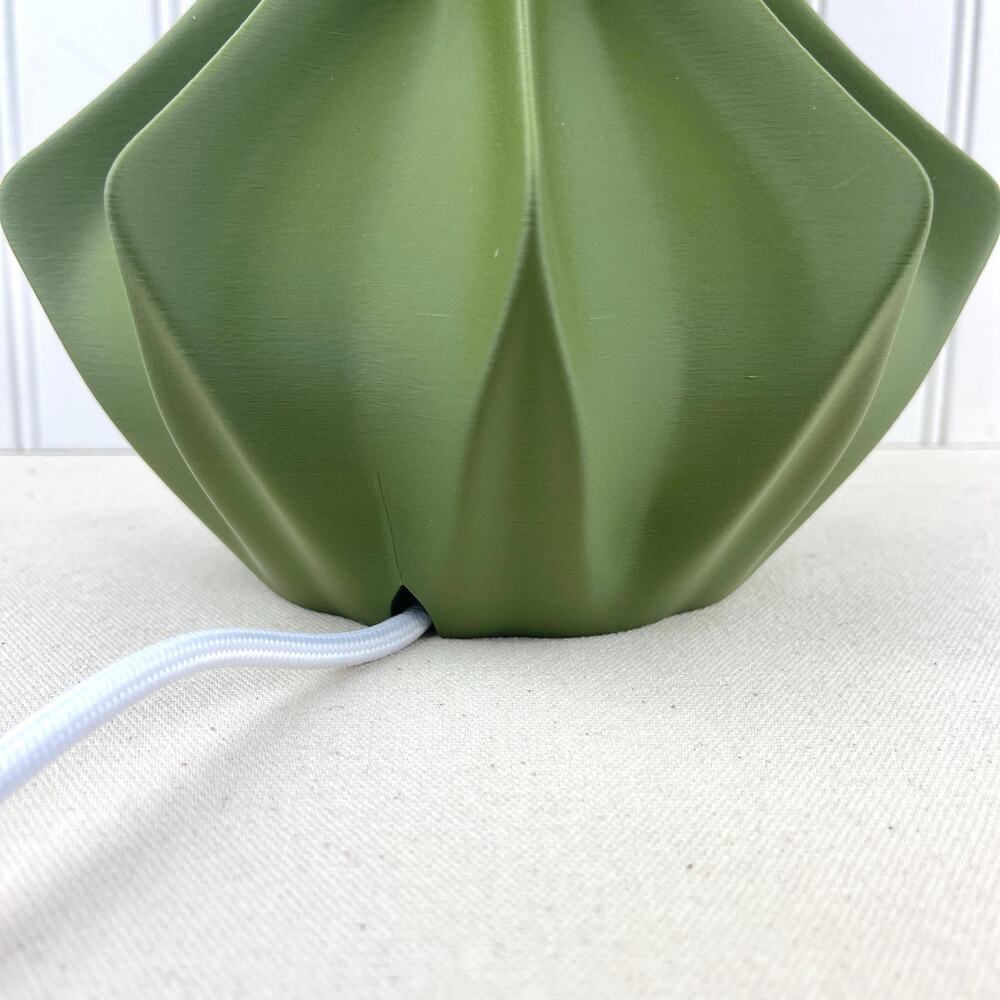 Lotus Inspired Table Lamp, Bloom Table Lamp, Desk Lamp and Shade, Bedside Lamp - Picture 9 of 12